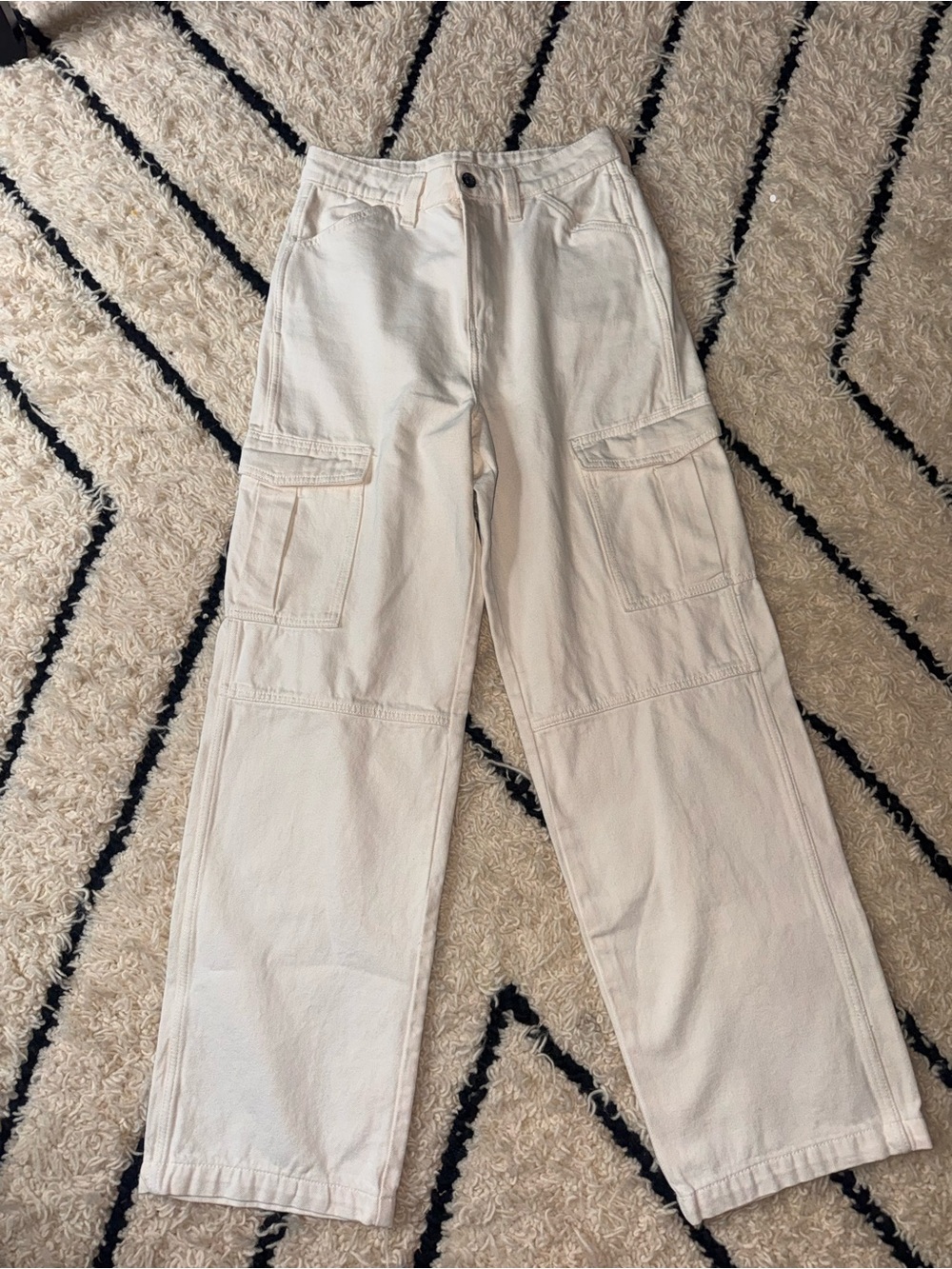 H&M Divided Wide-Leg Cargo Pants | Cream | Size 4
